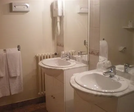 De L'europe أنجير